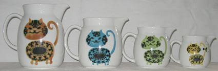 Arabia Raija Uosikkinen Irtopääkissa-kannu, neljä eri kokoa