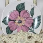 Arabia Botanica Suomuurain Lakka koristelautanen, suunnittelija Esteri Tomula