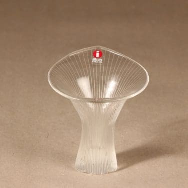 Iittala taidelasi, Kantarelli, suunnittelija Tapio Wirkkala, Kantarelli, pieni, signeerattu, viivahiottu