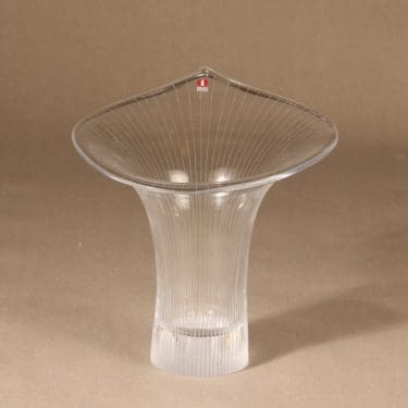Iittala taidelasi, Kantarelli, suunnittelija Tapio Wirkkala, Kantarelli, signeerattu, viivahiottu