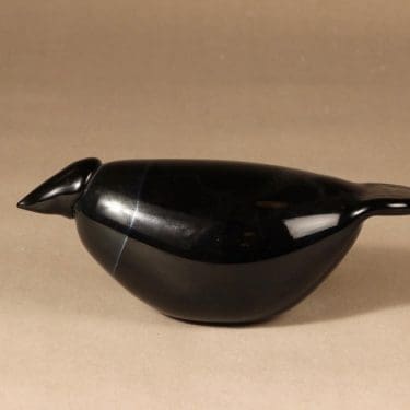 Nuutajärvi Birds by Toikka taidelasilintu, Varis, suunnittelija Oiva Toikka, Varis, signeerattu