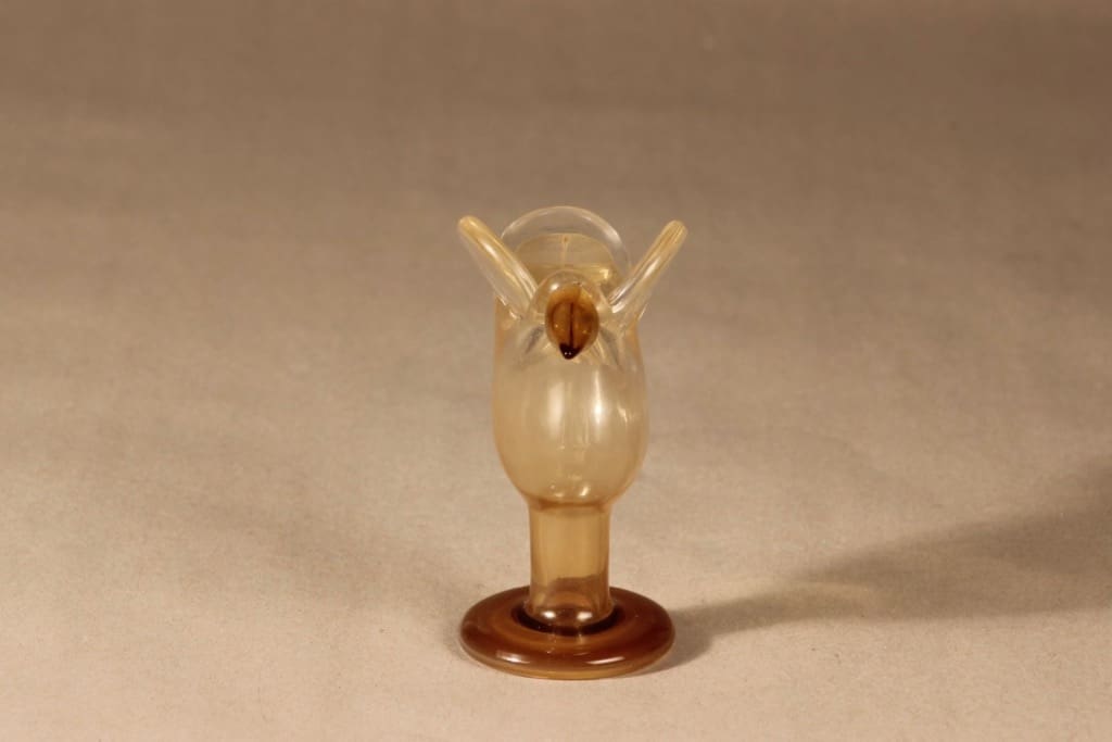 Nuutajärvi bird, Sieppo on foot, designer Oiva Toikka, signed, 4