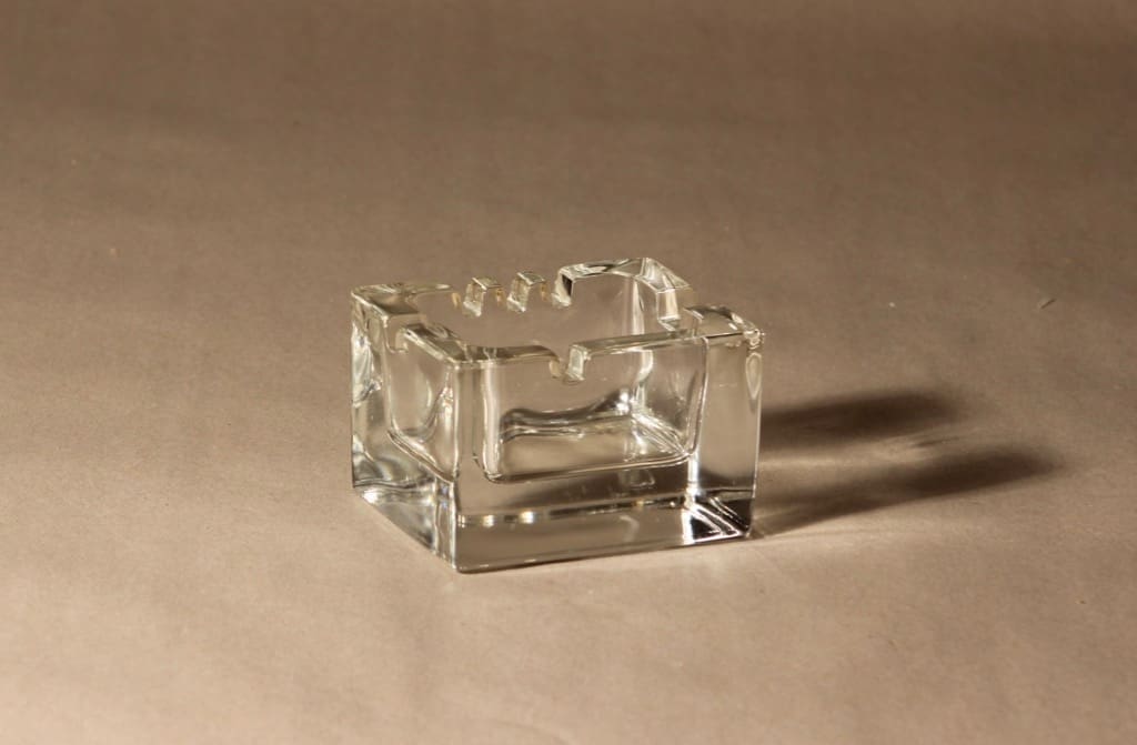 Nuutajärvi Cigaro tuhkakuppi, kirkas, suunnittelija Kaj Franck, massiivinen