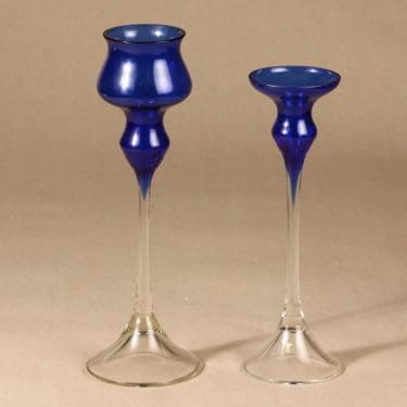 Kumela 354=5007 kynttilanjalka, sininen, 2 kpl, suunnittelija Marjut Kumela, jalallinen