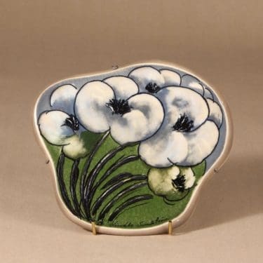 Arabia seinätaulu, Pullukkakukat, suunnittelija Heljä Liukko-Sundström, Pullukkakukat, serikuva