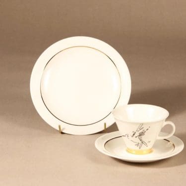 Arabia Harlekin Gold kahvikuppi ja lautaset, erikoiskoriste, suunnittelija Inkeri Leivo, erikoiskoriste