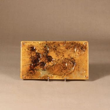 Arabia seinätaulu, signeerattu, suunnittelija Brita Heilimo, signeerattu , signeerattu, kala-aihe