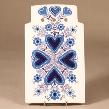 Arabia Sirpa household plate, blue, designer Raija Uosikkinen, silk screening