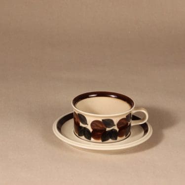 Arabia Ruija teekuppi, käsinmaalattu, suunnittelija Raija Uosikkinen, käsinmaalattu