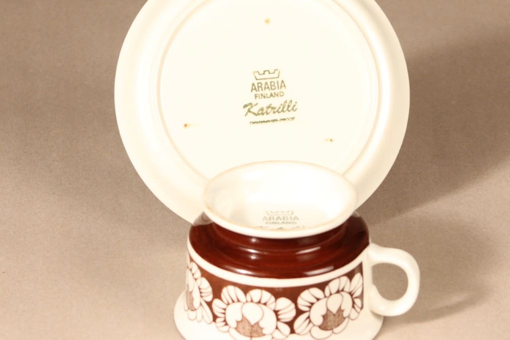 Arabia Katrilli teekuppi, ruskea, suunnittelija Esteri Tomula, serikuva kuva 3