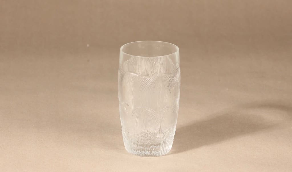 Nuutajärvi Pioni juomalasi, 36 cl, suunnittelija Oiva Toikka, 36 cl, Kukka-aihe