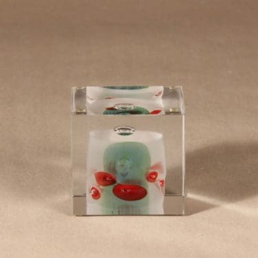 Nuutajärvi Vuosikuutio 2001, signeerattu, numeroitu, suunnittelija Oiva Toikka, signeerattu, numeroitu, signeerattu, numeroitu, 2001