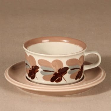 Arabia Koralli tea cup, hand-painted designer Raija Uosikkinen 