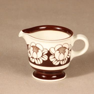 Arabia Katrilli kermakko, ruskea, suunnittelija Esteri Tomula, serikuva