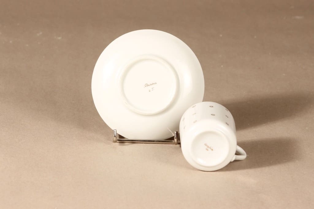 Arabia OC espresso cup, handpainted designer Esteri Tomula 3