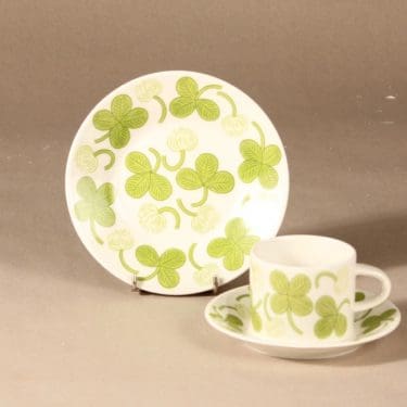Arabia Apila kahvikuppi ja lautaset, vihreä, suunnittelija Birger Kaipiainen, serikuva