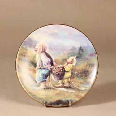 Arabia Little troll year wall plate, Autumn designer Sussi Anna Åberg 