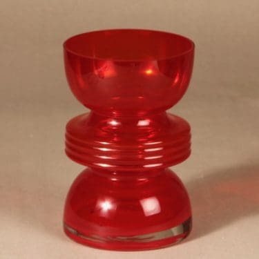 Riihimäen lasi Tiimalasi maljakko, punainen, suunnittelija Nanny Still,