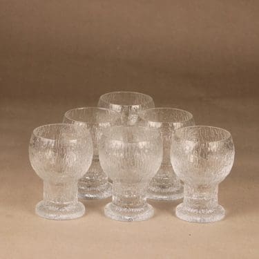 Kekkerit white vine glass designer Timo Sarpaneva