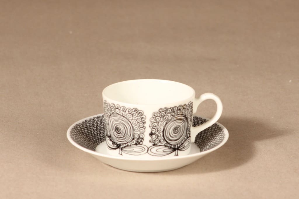 Arabia Calypso kahvikuppi, musta, suunnittelija Esteri Tomula, serikuva, abstrakti, kukka