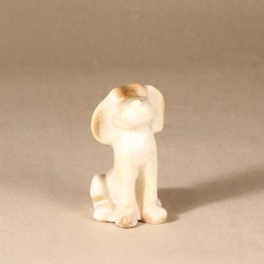 Arabia figuuri, koira, suunnittelija Raili Eerola, koira, signeerattu