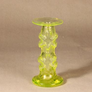 Riihimäen lasi Kasperi kynttilänjalka, keltainen, suunnittelija Erkkitapio Siiroinen,