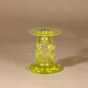 Riihimäen lasi Kasperi kynttilänjalka, keltainen, suunnittelija Erkkitapio Siiroinen,