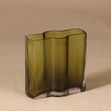 Riihimäen lasi Railo maljakko, vihreä, suunnittelija Nanny Still,