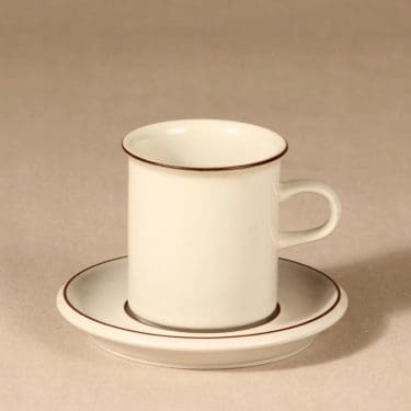 Arabia Fennica kahvikuppi, ruskea, suunnittelija Richard Lindh, raitakoriste