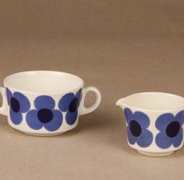 Arabia Aurinko sokerikko ja kermakko, sininen, suunnittelija Esteri Tomula, kukka, retro