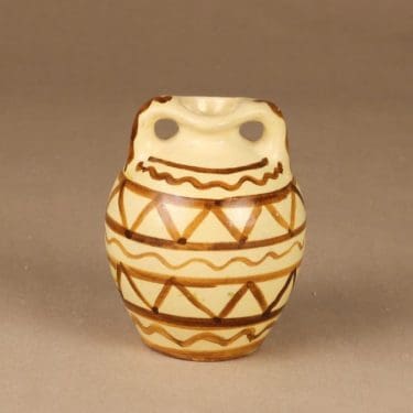 Kupittaan savi maljakko, käsinmaalattu, suunnittelija Gudrun Raunio, käsinmaalattu, signeerattu