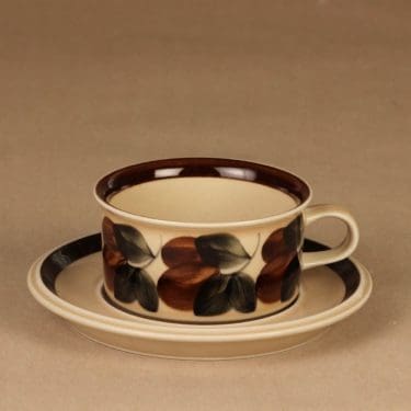 Arabia Ruija tea cup, hand-painted designer Raija Uosikkinen 