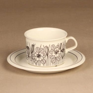 Arabia Krokus teekuppi, mustavalkoinen, suunnittelija Esteri Tomula, serikuva, kukka-aihe