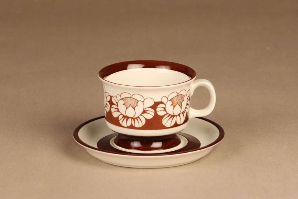 Arabia Katrilli kahvikuppi, ruskea, suunnittelija Esteri Tomula, serikuva