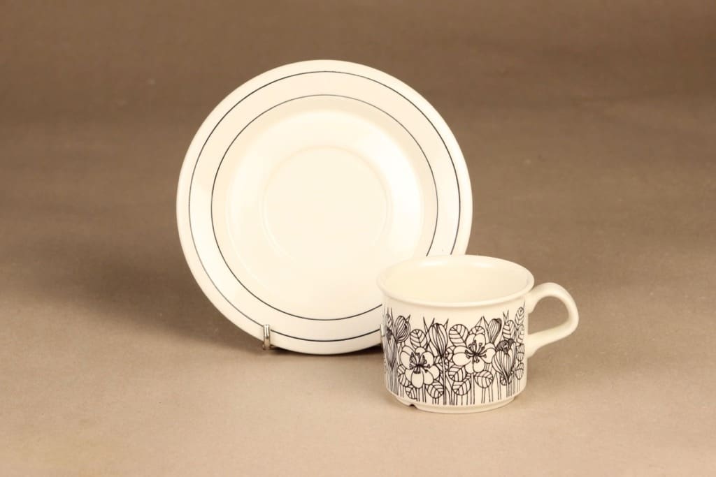 Arabia Krokus coffee cup, B/W designer Esteri Tomula 2