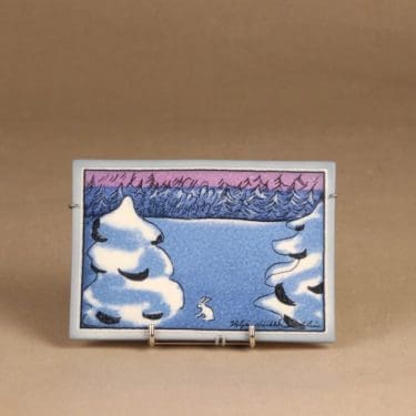 Arabia seinälaatta, Luonto nukkuu, suunnittelija Heljä Liukko-Sundström, Luonto nukkuu, serikuva, pupu