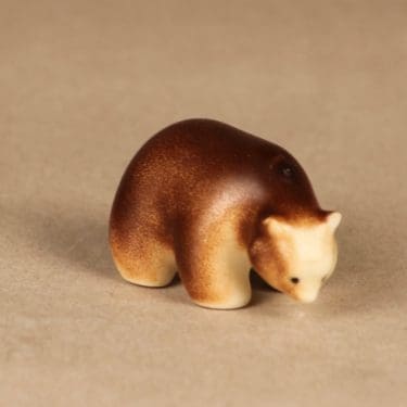 Arabia figuuri, karhu, suunnittelija Raili Eerola, karhu, käsinmaalattu, pieni
