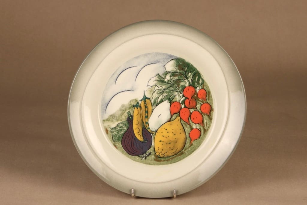 Arabia Tuuli lautanen, Salaatti syntyy, suunnittelija Heljä Liukko-Sundström, Salaatti syntyy, serikuva