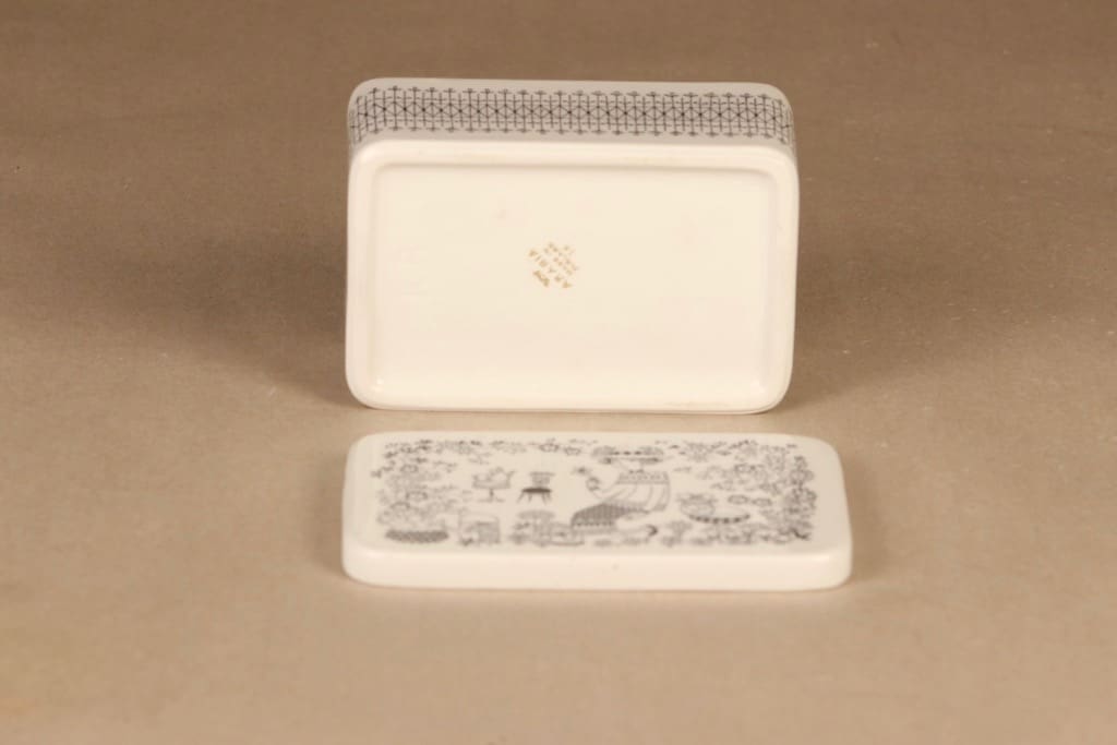 Arabia Emilia rasia, kannellinen, suunnittelija Raija Uosikkinen, kannellinen, kuparipainokoriste kuva 3