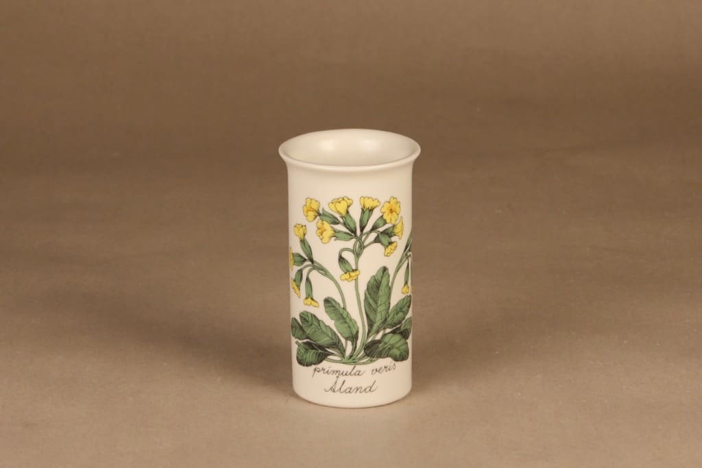 Arabia Botanica vase Primula veris designer Esteri Tomula