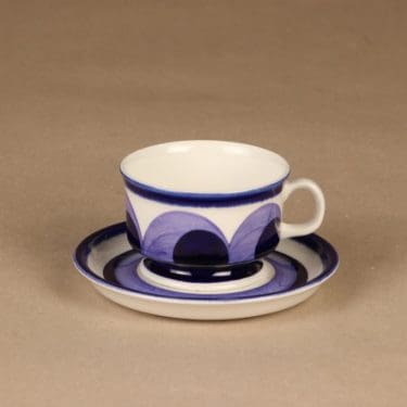 Arabia Paju mokkakuppi, käsinmaalattu, suunnittelija Anja Jaatinen-Winquist, käsinmaalattu, käsinmaalattu, signeerattu