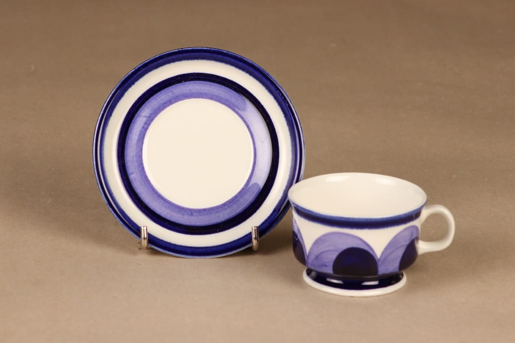 Arabia Paju mokkakuppi, käsinmaalattu, suunnittelija Anja Jaatinen-Winquist, käsinmaalattu, käsinmaalattu, signeerattu kuva 2