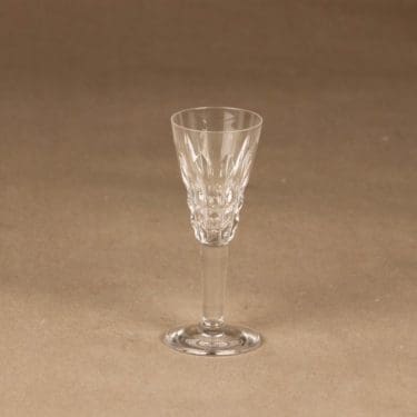 Riihimäen lasi Polar snapsilasi, jalallinen, suunnittelija Aimo Okkolin, jalallinen