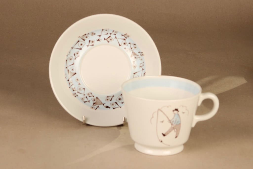 Arabia Harraste kaakaokuppi, Onkija, suunnittelija Raija Uosikkinen, Onkija, kuparipainokoriste kuva 2