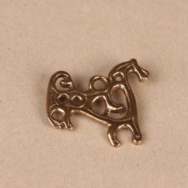 Kalevala Koru Suomussalmen hevonen rintakoru, pronssi, suunnittelija ,