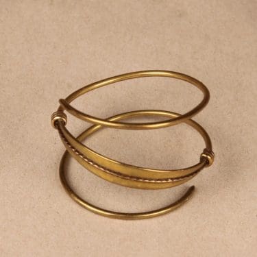 Kalevala Koru Rannekoru Kainuu rannekoru, pronssi, suunnittelija ,