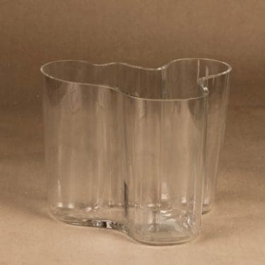Iittala Aalto  maljakko, kirkas, suunnittelija Alvar Aalto, signeerattu