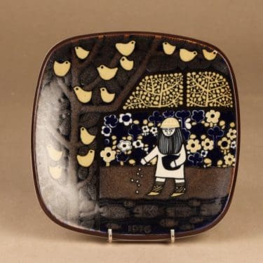 Arabia Kalevala annual plate 1976 designer Raija Uosikkinen