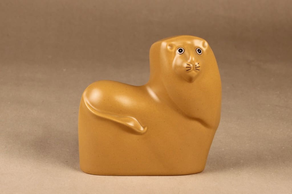 Arabia Runfree Leijona, Leo, suunnittelija Howard Smith, Leo, leijona, leo, värilasite