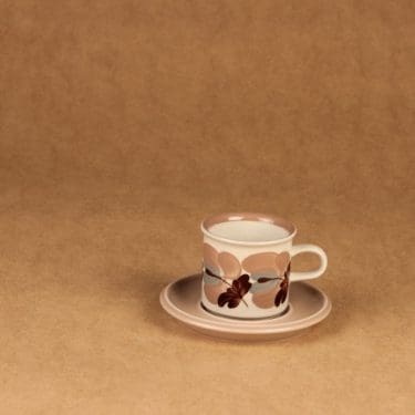 Arabia Koralli coffee cup designer Raija Uosikkinen